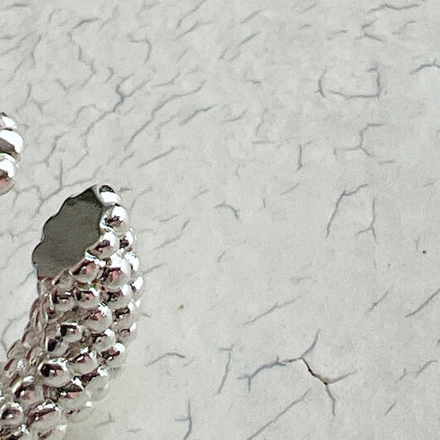 caviar earcuff